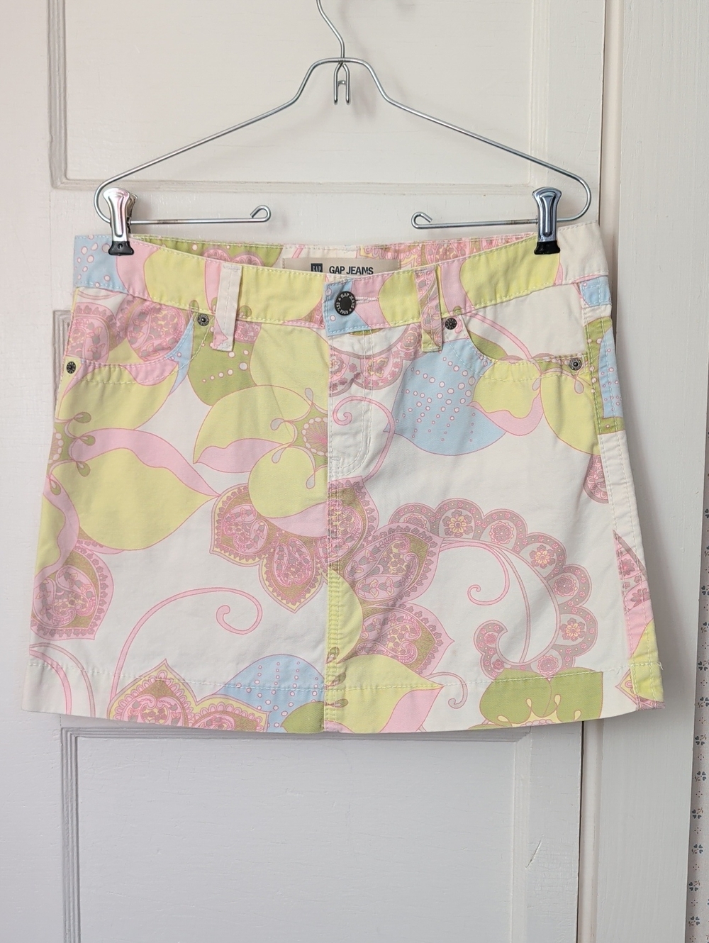 GAP 8 Mini Skirt Pastel Paisley Mini Skirt Pink Yellow Light Blue Cream Vintage